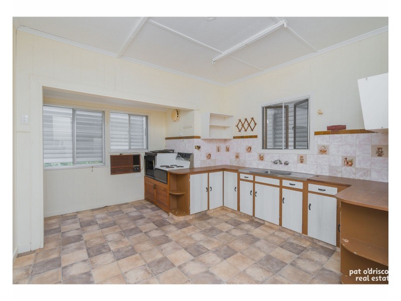 6 Dobbs Street, The Range QLD 4700