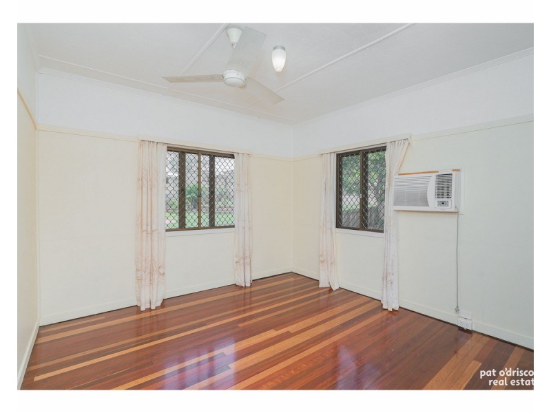 6 Dobbs Street, The Range QLD 4700