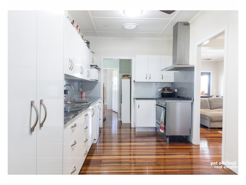 10 Bowen Terrace, The Range QLD 4700