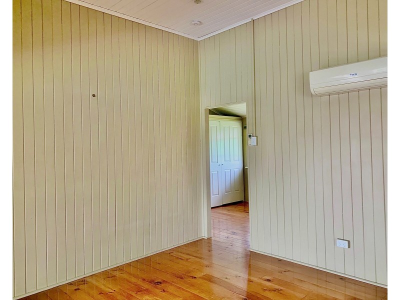 8 Bertram Street, Park Avenue QLD 4701