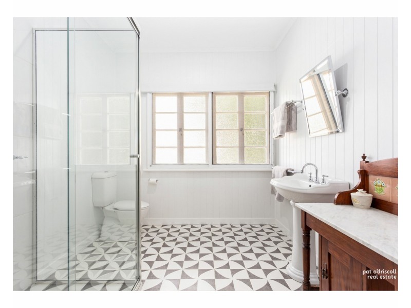 1 Craigilee Street, The Range QLD 4700