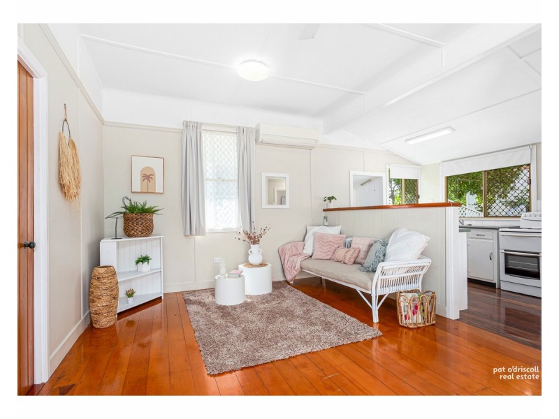 7 Matthew Flinders Drive, Cooee Bay QLD 4703