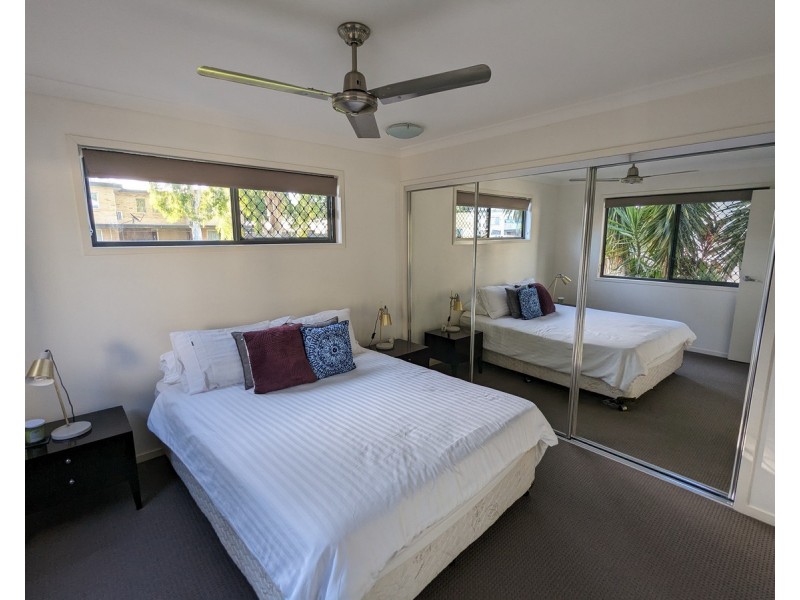 2/77 Livingstone Street, Berserker QLD 4701