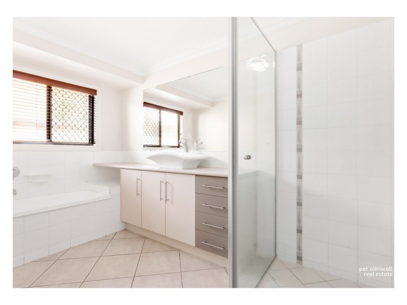 2 Treefern Terrace, Frenchville QLD 4701