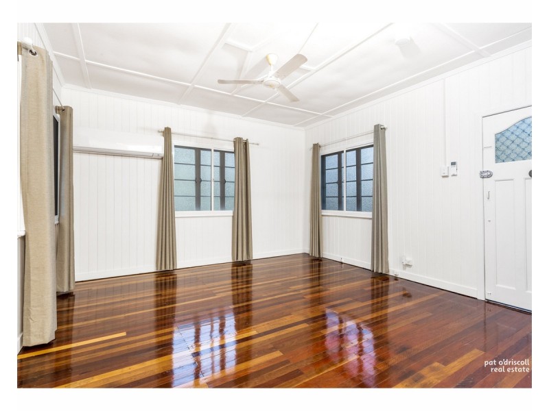 18 Bank Street, Park Avenue QLD 4701