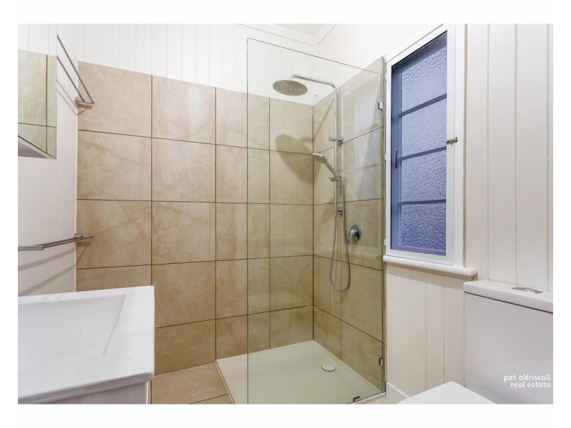 18 Bank Street, Park Avenue QLD 4701