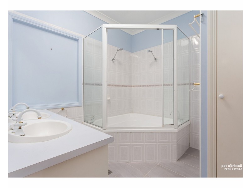 2 Bowen Terrace, The Range QLD 4700