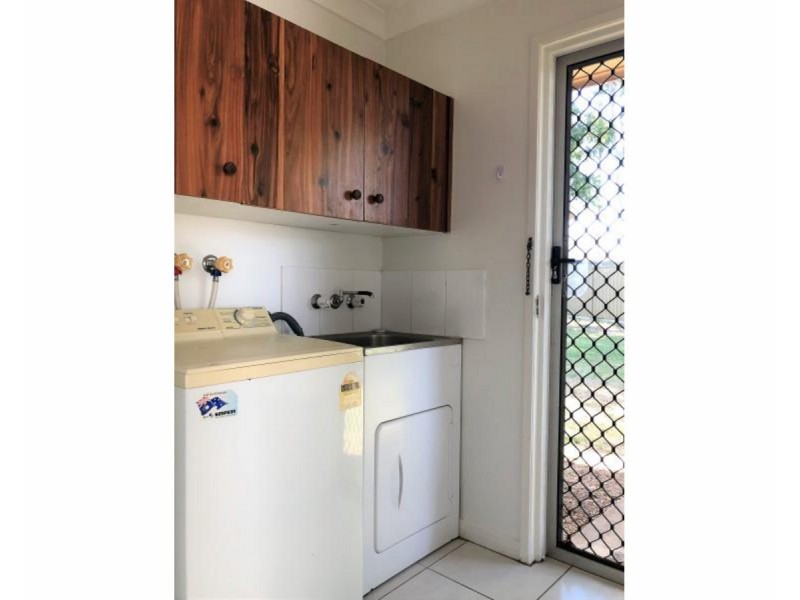 2/94 Stenlake Avenue, Kawana QLD 4701