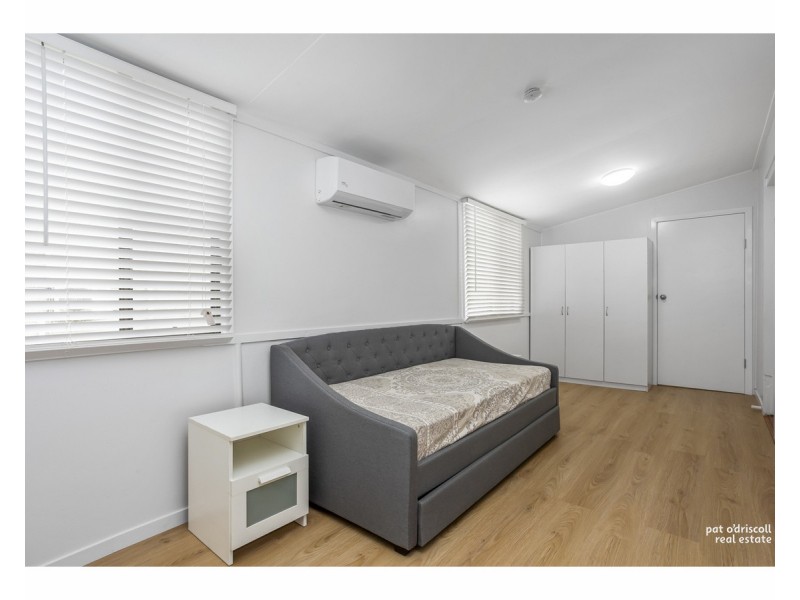 300 Kent Street, Depot Hill QLD 4700