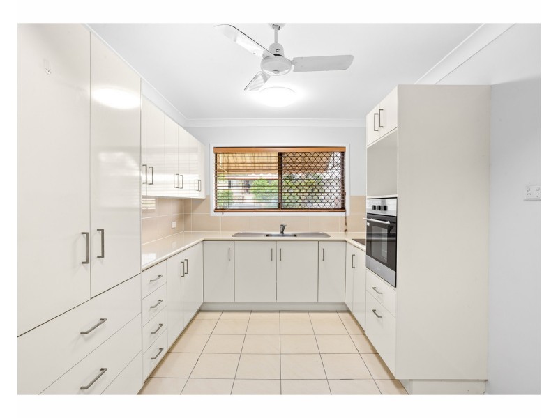 73 Medcraf Street, Park Avenue QLD 4701
