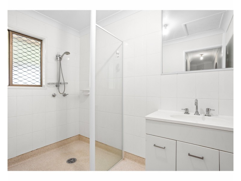 73 Medcraf Street, Park Avenue QLD 4701