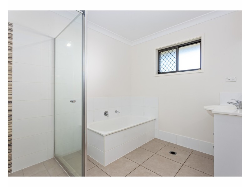 9 Rosebrook Place, Gracemere QLD 4702