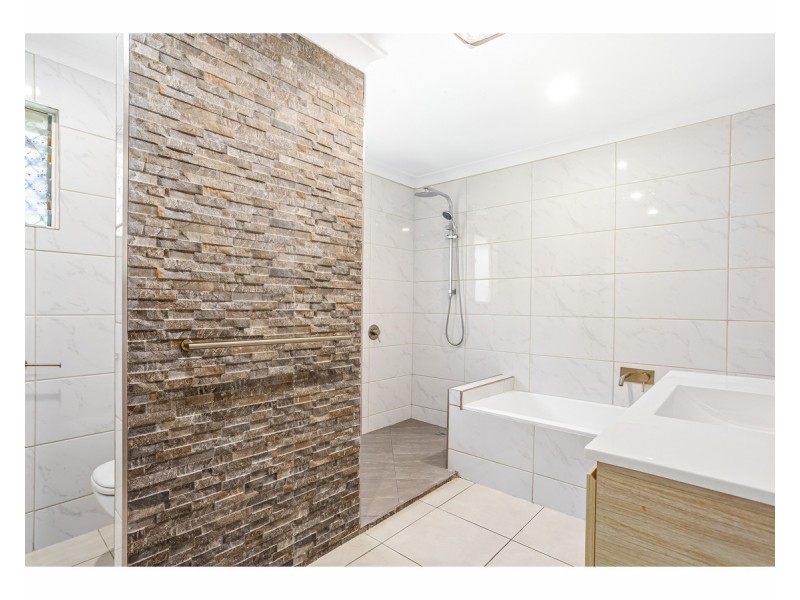 13 Pennycuick Street, The Range QLD 4700