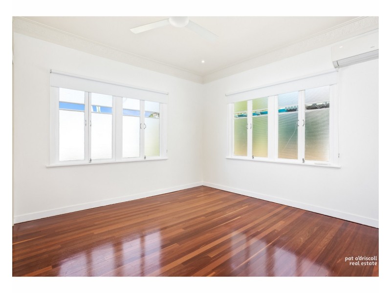 102 Davis Street, The Range QLD 4700