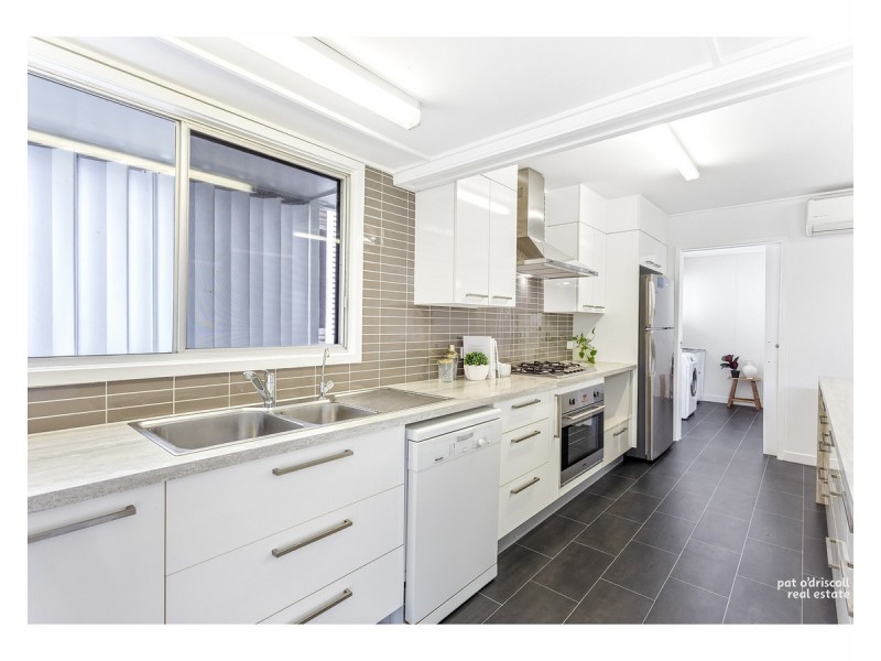 33 Queen Street, The Range QLD 4700