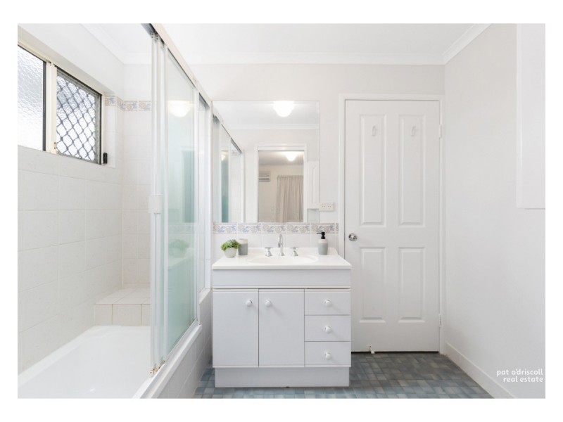 2/113 Caroline Street, Allenstown QLD 4700