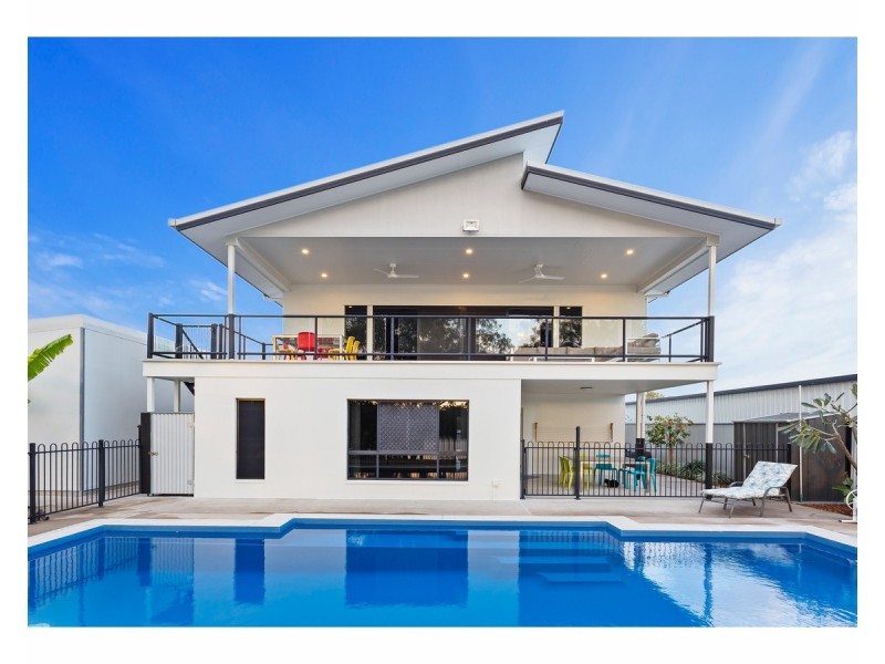 3 Cochrane Place, Kawana QLD 4701