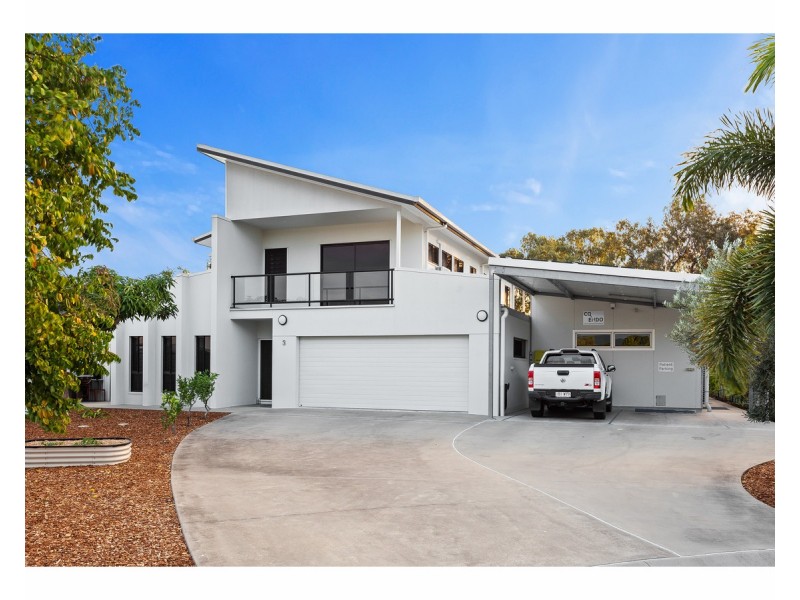 3 Cochrane Place, Kawana QLD 4701