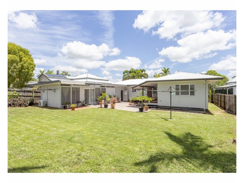 9 Brecknell Street, The Range QLD 4700