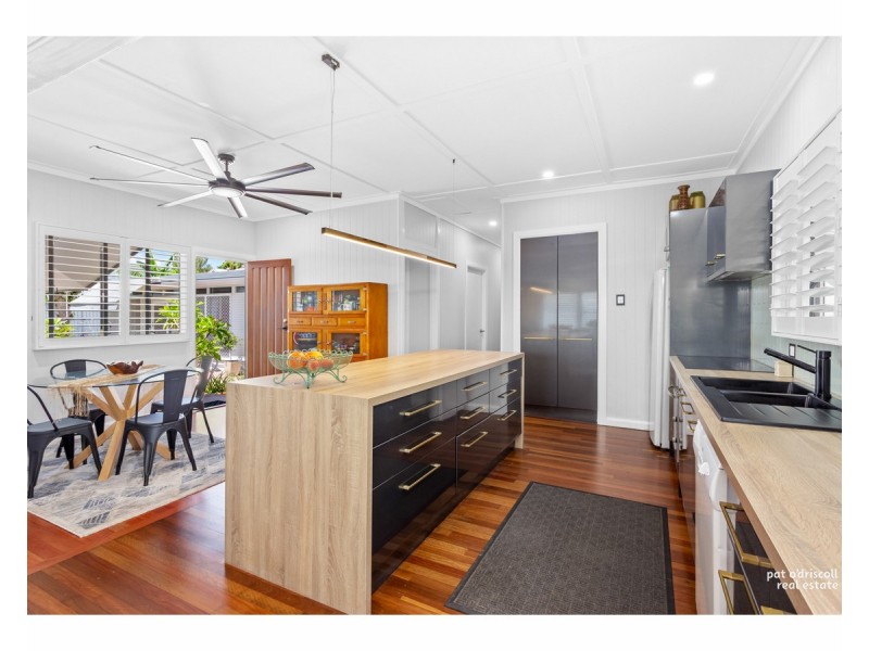 9 Brecknell Street, The Range QLD 4700
