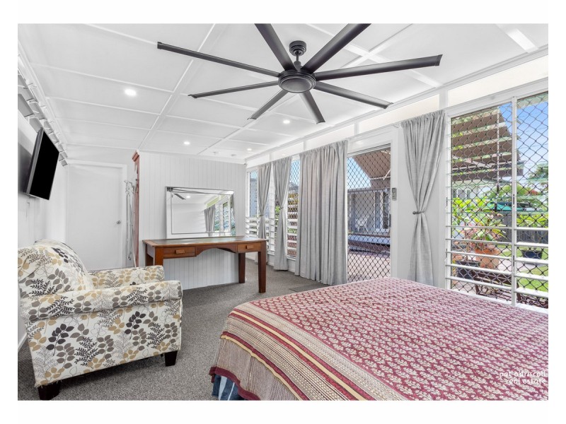 9 Brecknell Street, The Range QLD 4700