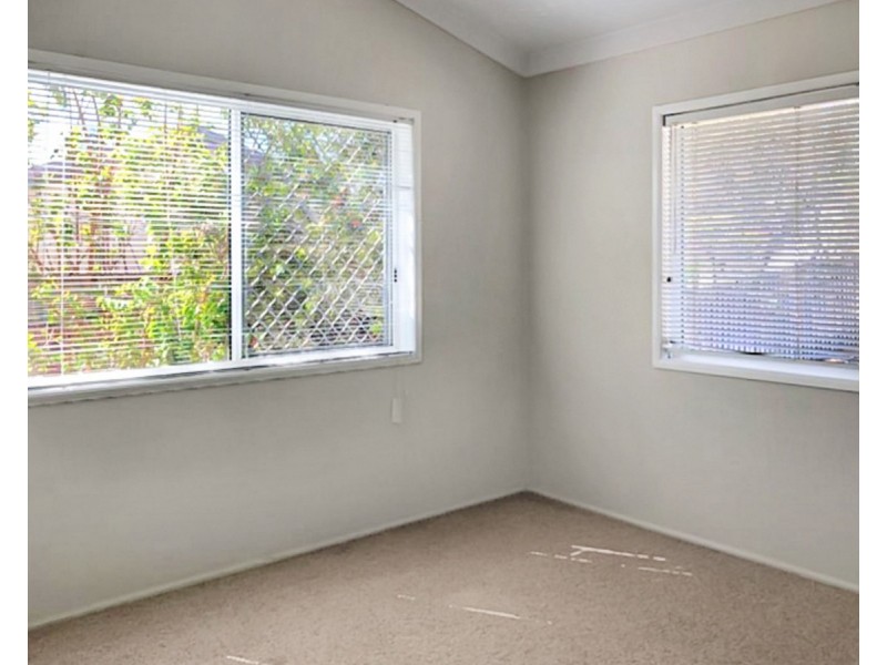 2/31 Pillich Street, Kawana QLD 4701