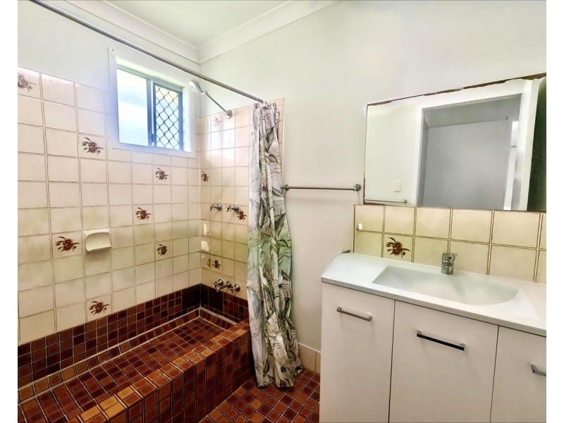 1/1 Barfoot Street, Kawana QLD 4701