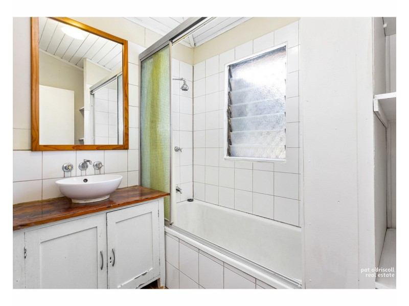 80 West Street, The Range QLD 4700