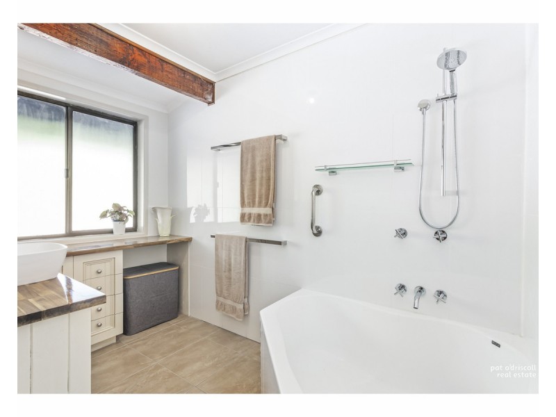 31 Plentiful Creek Road, The Caves QLD 4702