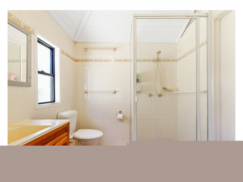 82 Haynes Street, Park Avenue QLD 4701