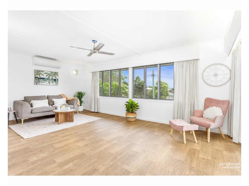 33 Queen Street, The Range QLD 4700