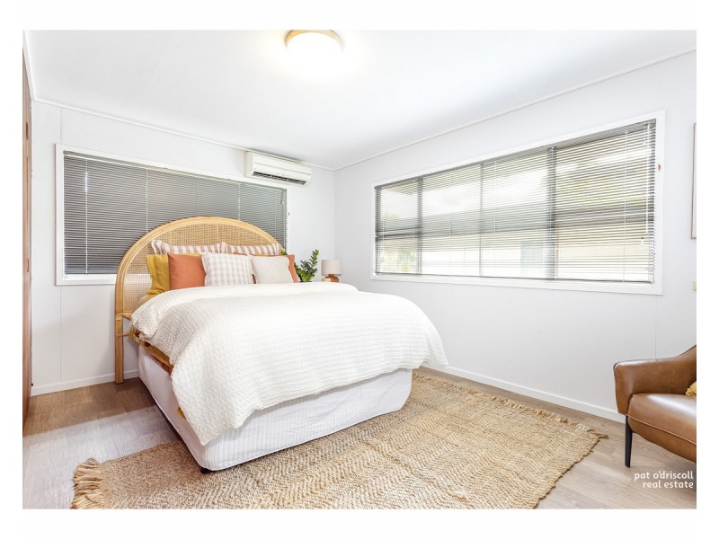 33 Queen Street, The Range QLD 4700
