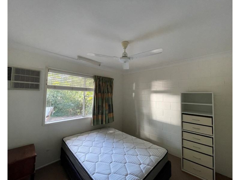 2/295 Bloxsom Street, Frenchville QLD 4701