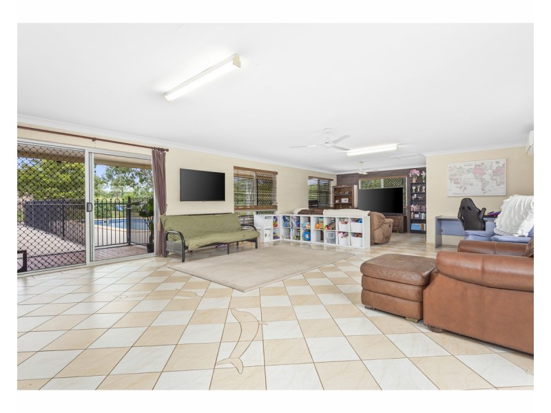13 Smalls Road, Hamilton Creek QLD 4714