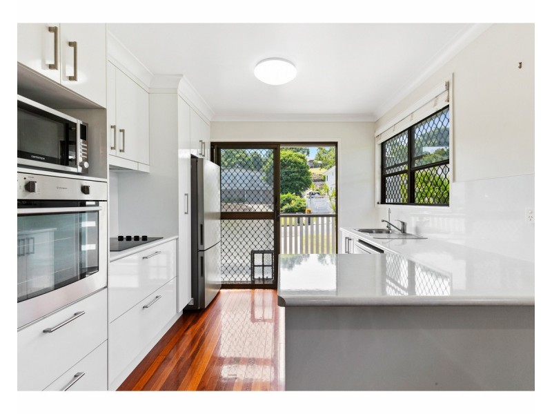 16 Wentworth Terrace, The Range QLD 4700