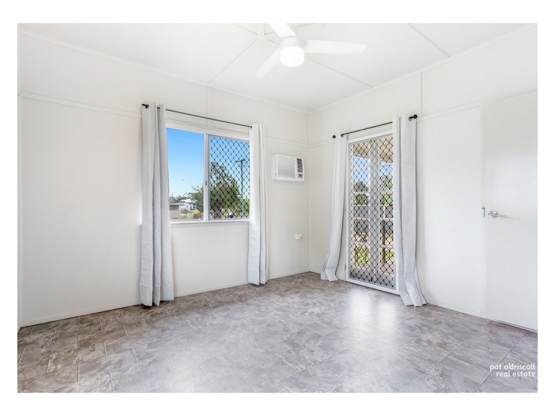 30 Tung Yeen Street, Park Avenue QLD 4701