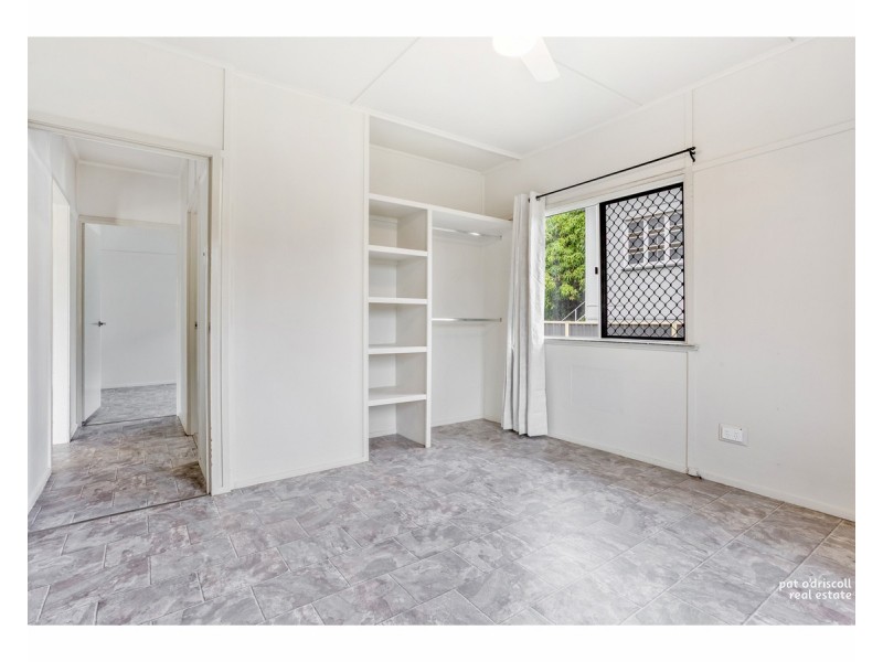 30 Tung Yeen Street, Park Avenue QLD 4701