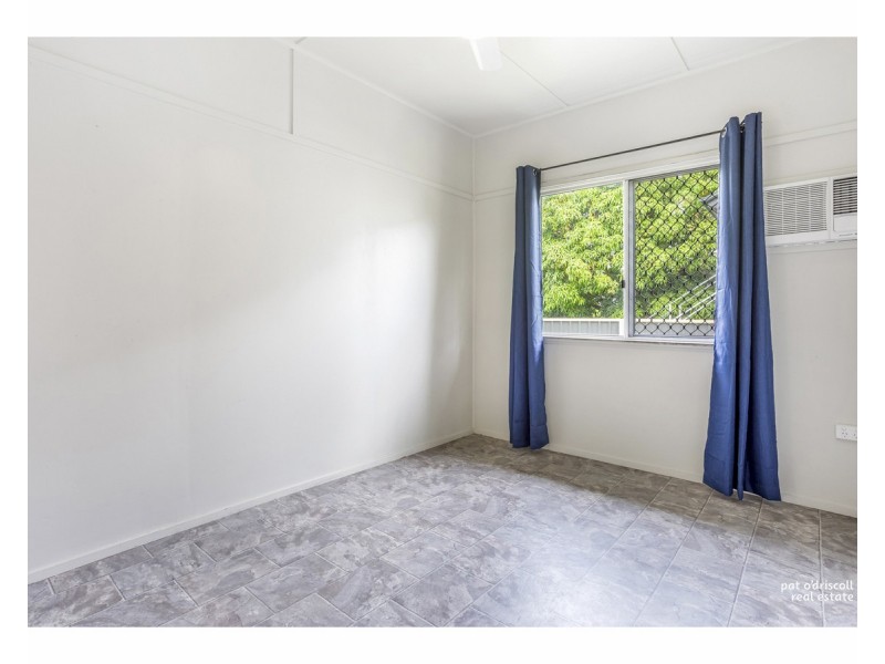 30 Tung Yeen Street, Park Avenue QLD 4701