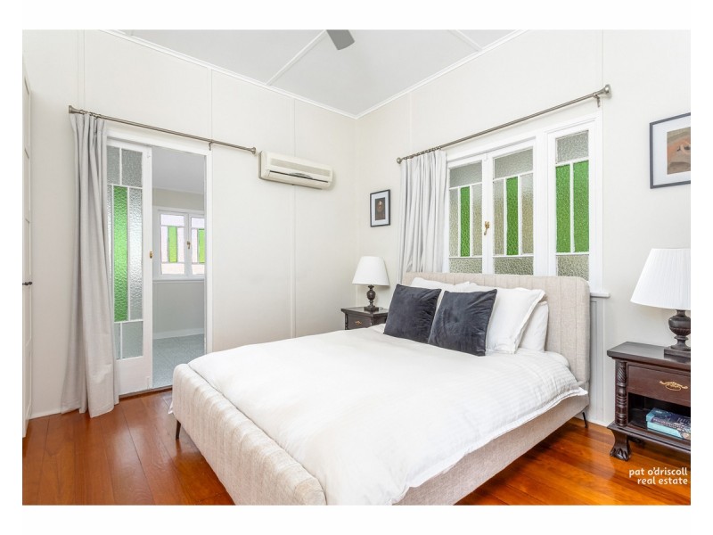 8 Dobbs Street, The Range QLD 4700