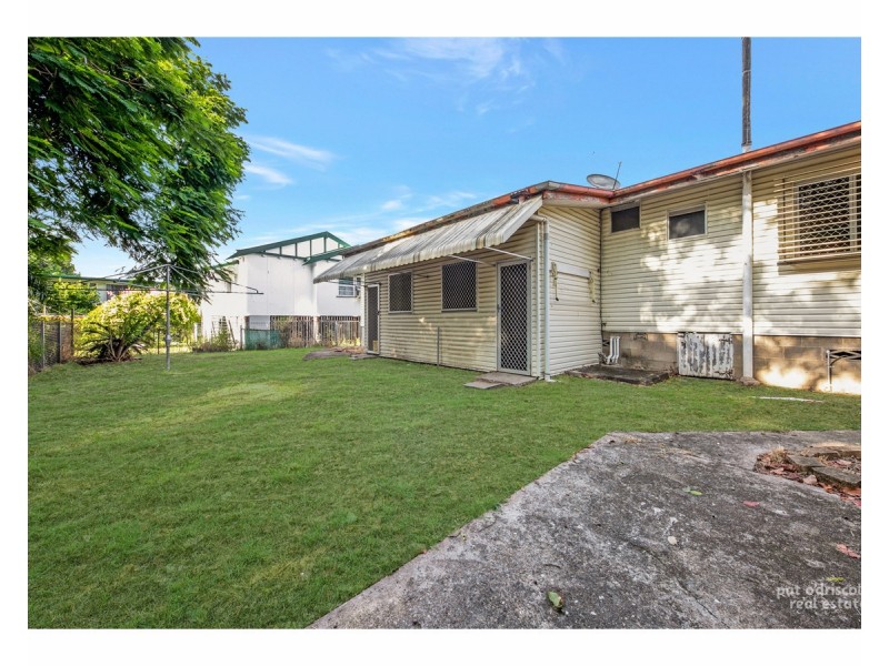 2/7 Reaney Street, Berserker QLD 4701