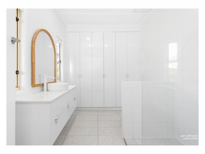 4 Beaconsfield Terrace, The Range QLD 4700