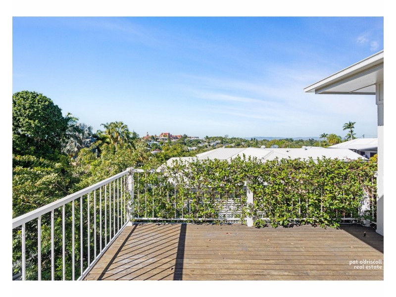 4 Beaconsfield Terrace, The Range QLD 4700