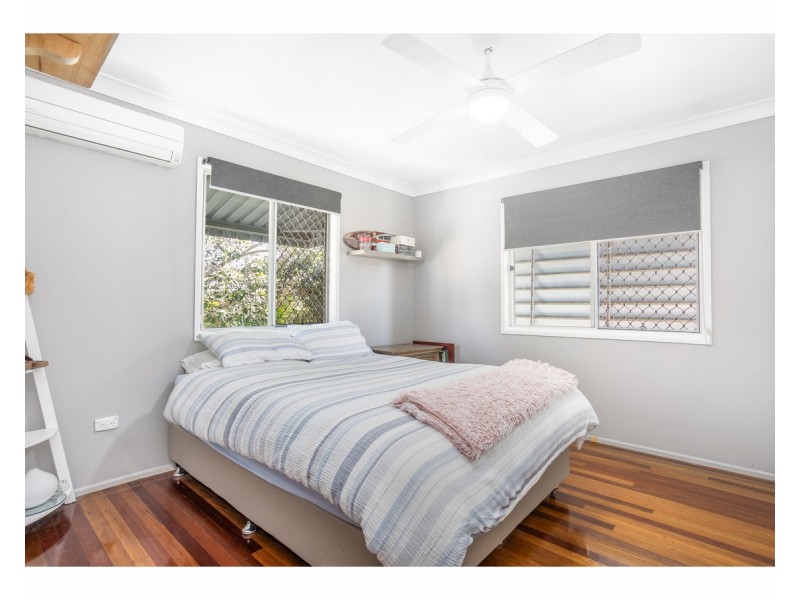 92 West Street, The Range QLD 4700