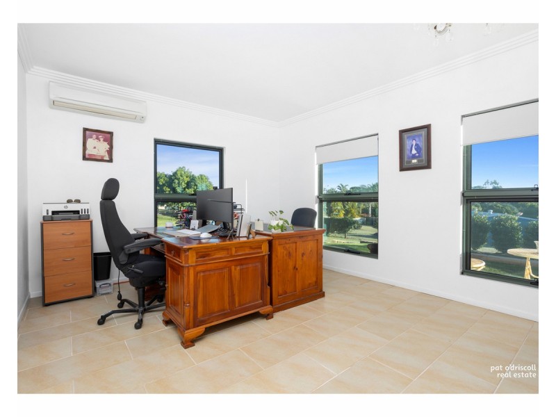 8 Laura Close, Rockyview QLD 4701