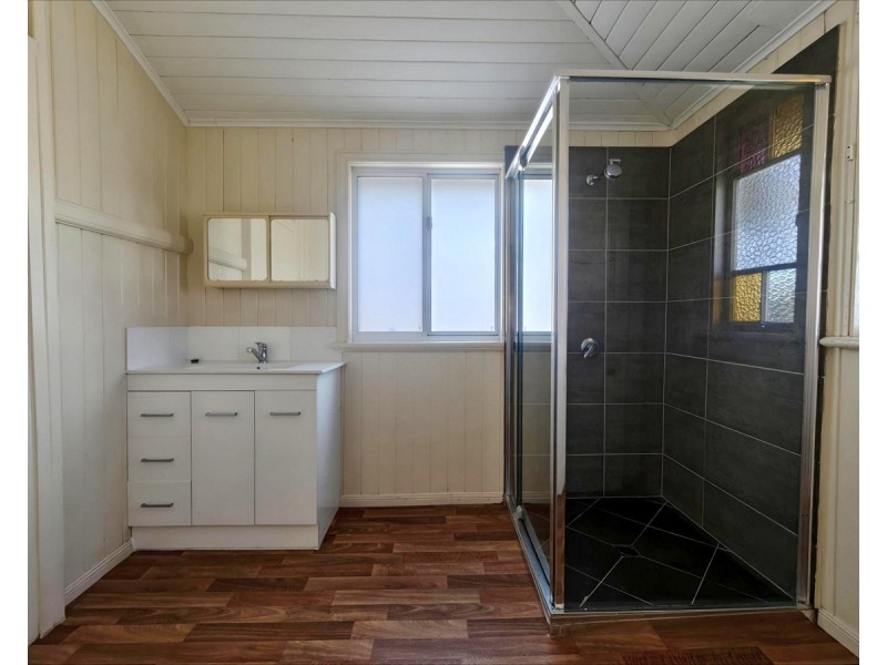 9 Wakefield Street, Allenstown QLD 4700