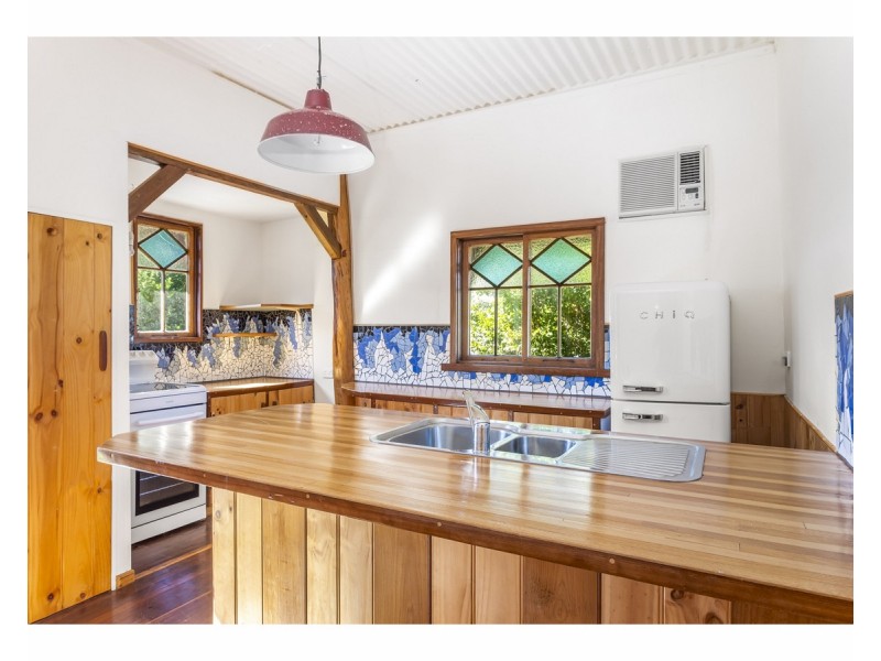 37 Roden Street, Keppel Sands QLD 4702