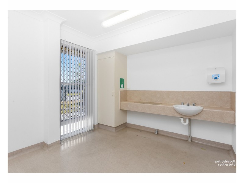 238 Richardson Road, Park Avenue QLD 4701