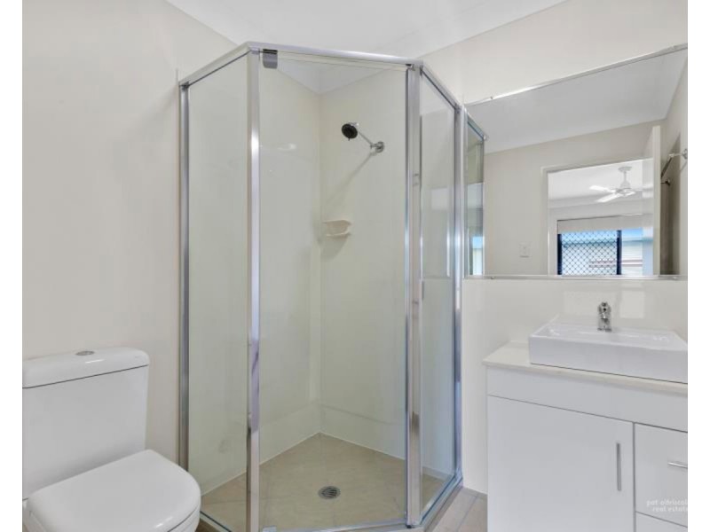 1/4 Glenmore Road, Park Avenue QLD 4701
