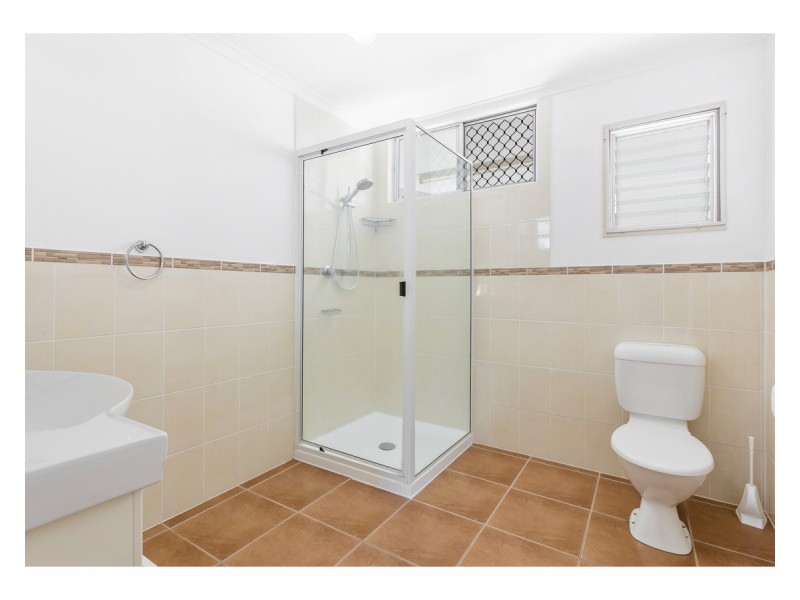 122 Menzies Street, Park Avenue QLD 4701