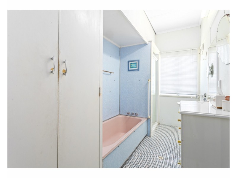 115 High Street, Berserker QLD 4701
